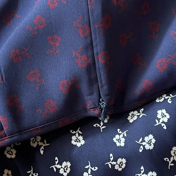 ๐ค Beautiful Talbots Pieced Floral Midi Skirt๐ค - Picture 9 of 9